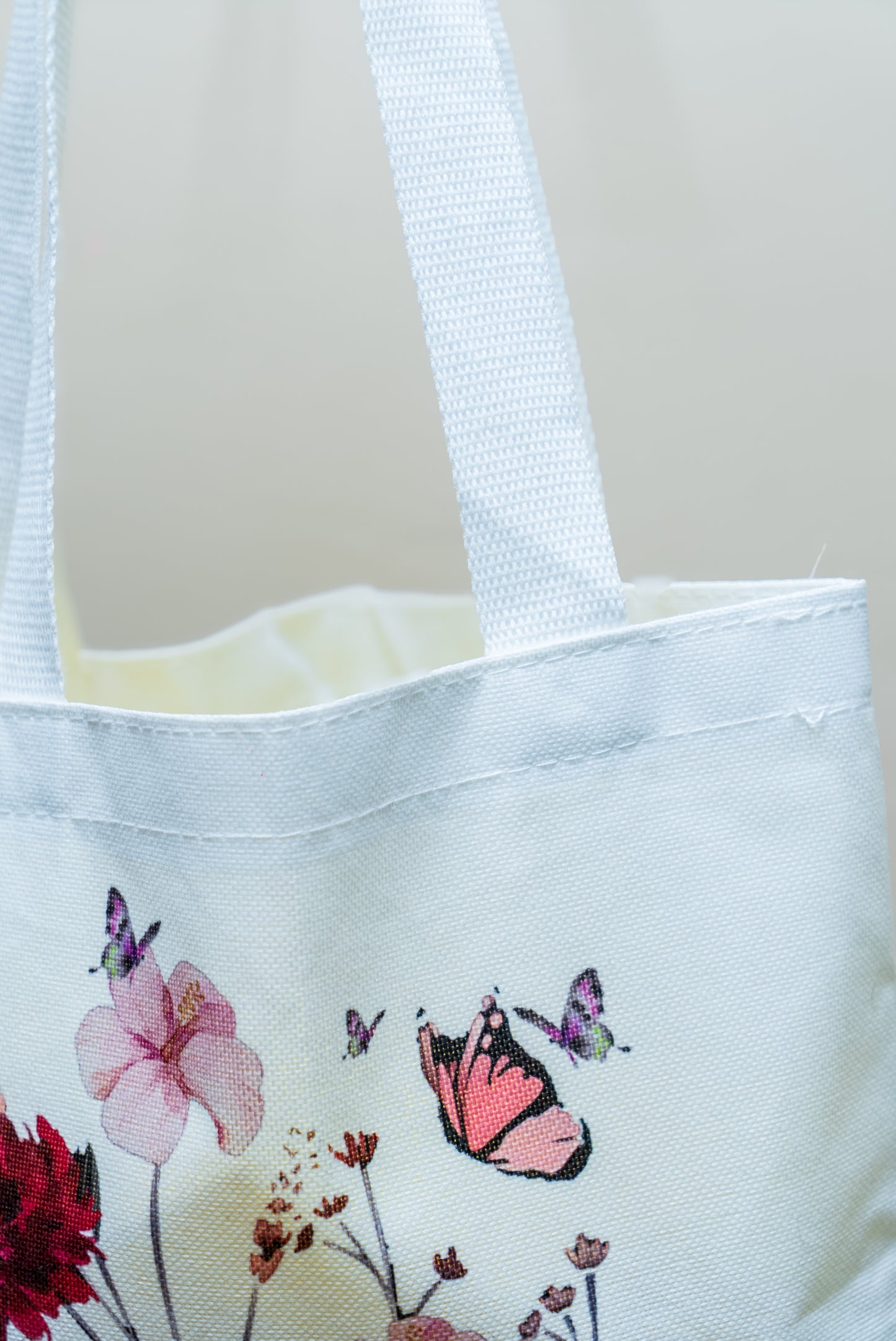 Colorblock Floral & Book Graphic Shopper Bag Casual